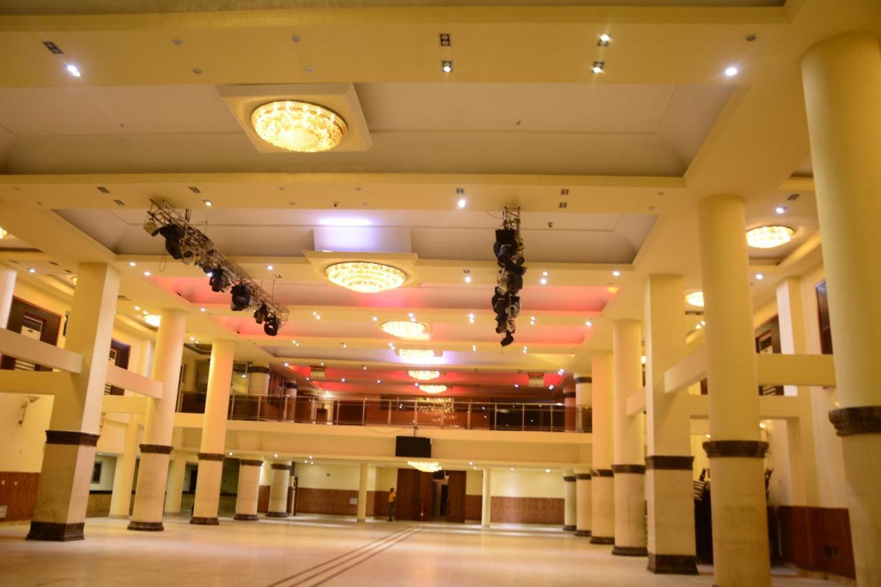 Caesar'S Luxury Hotel Лекки Экстерьер фото