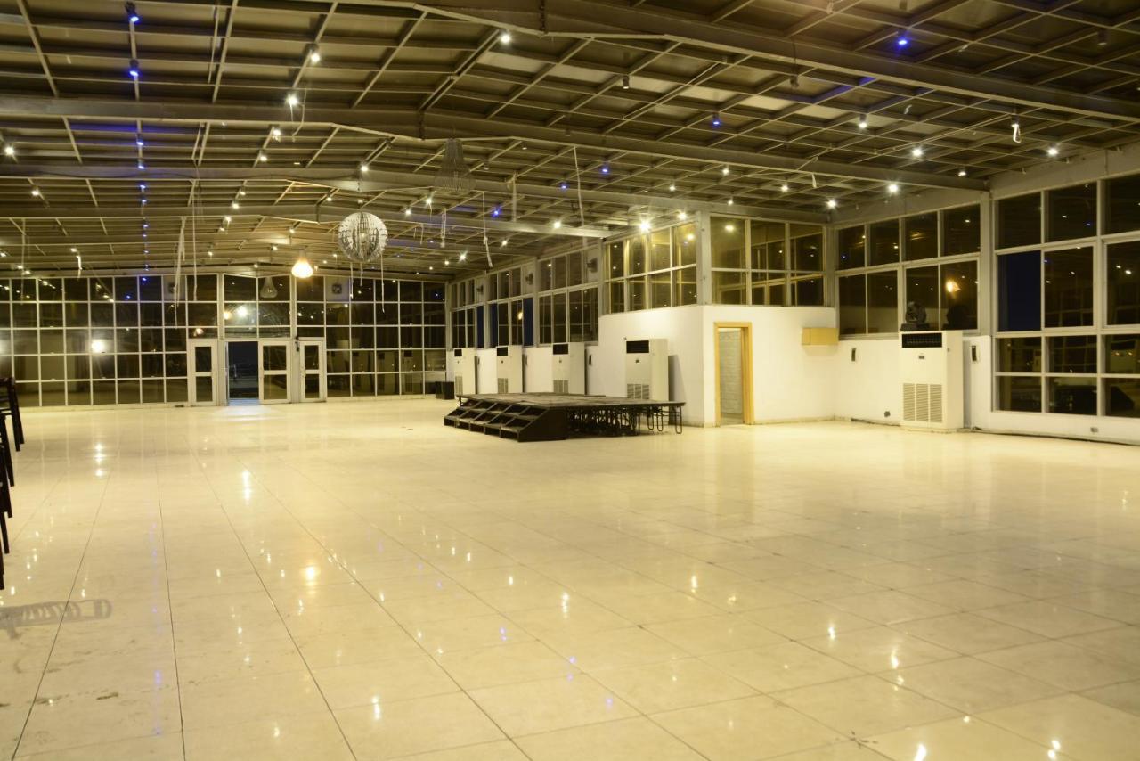 Caesar'S Luxury Hotel Лекки Экстерьер фото