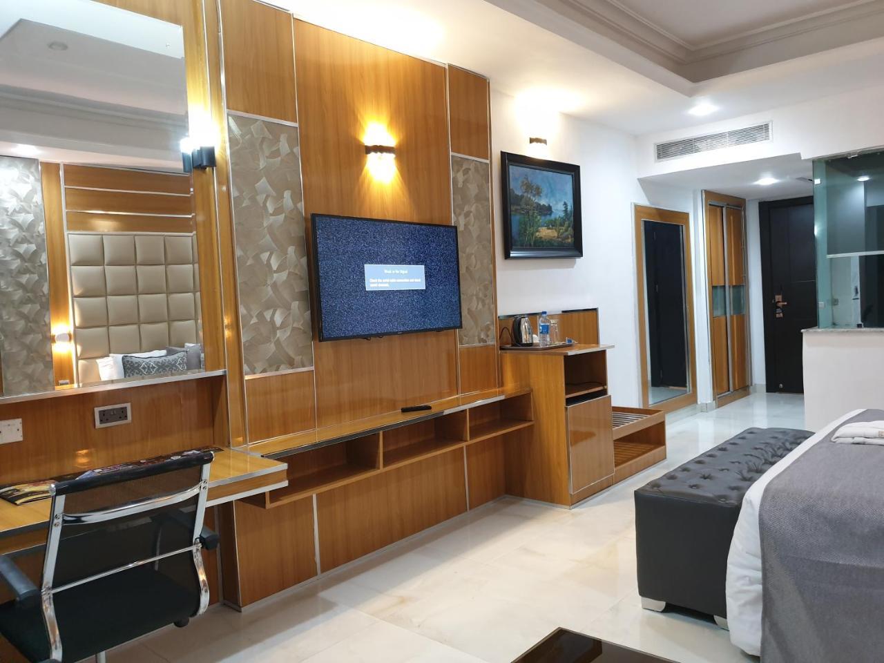 Caesar'S Luxury Hotel Лекки Экстерьер фото